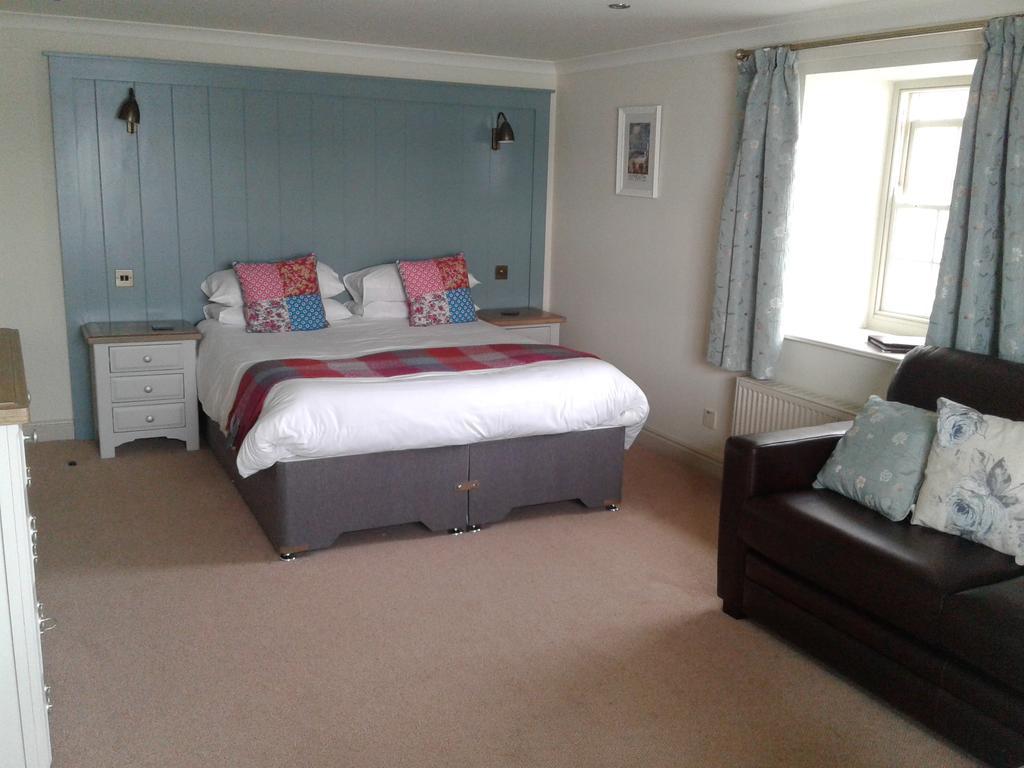 The Edgcumbe Arms Bed & Breakfast Torpoint Exterior photo